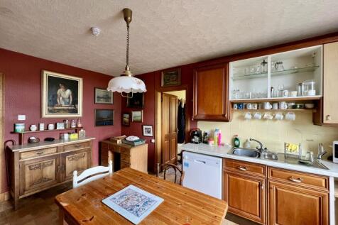 The Old Saddlery, 1 Cannee Court, Kirkcudbright - 