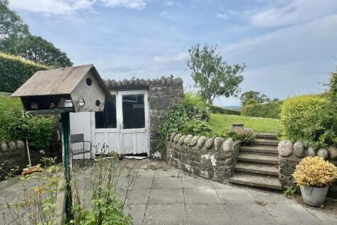 The Old Saddlery, 1 Cannee Court, Kirkcudbright - 