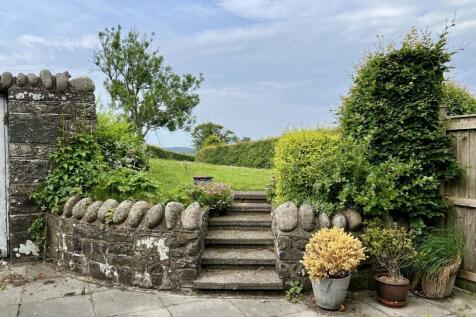 The Old Saddlery, 1 Cannee Court, Kirkcudbright - 