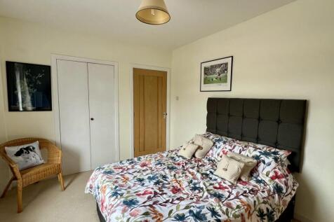 2 Queenshill Park, Ringford - Williamson and Henry