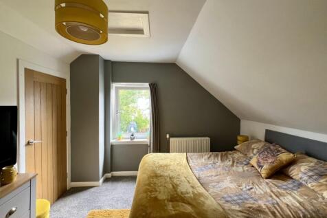 2 Burn Court, Dalry - Williamson and Henry
