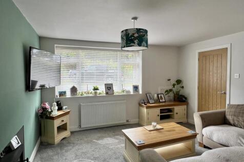 2 Burn Court, Dalry - Williamson and Henry