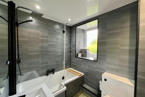 2 Burn Court, Dalry - Williamson and Henry