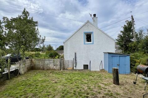 2 Burn Court, Dalry - Williamson and Henry