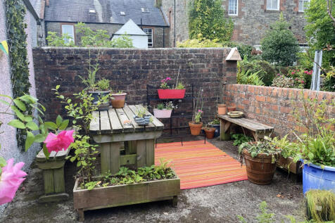 3 Mews Lane, Kirkcudbright - Williamson and Henry