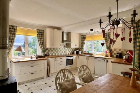 1 Mount Pleasant Avenue, Kirkcudbright - Williamso