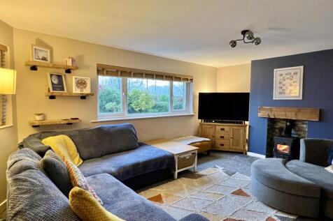 9 Queenshill Park, Ringford - Williamson and Henry