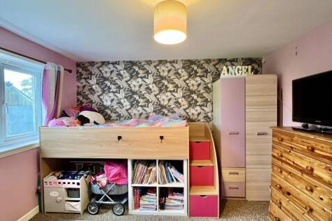 9 Queenshill Park, Ringford - Williamson and Henry