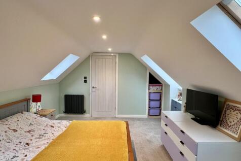 9 Queenshill Park, Ringford - Williamson and Henry