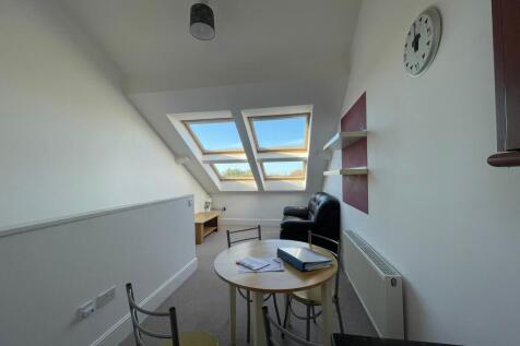 Dining/lounge