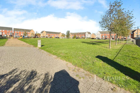 12 - Communal Outsid