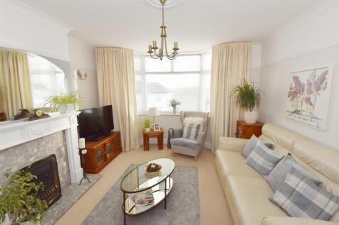 Lounge 1.jpg