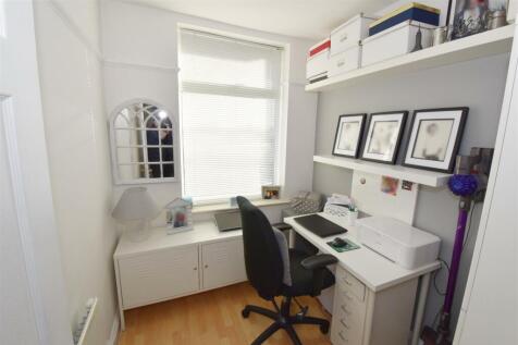 Bedroom 3_Study.jpg