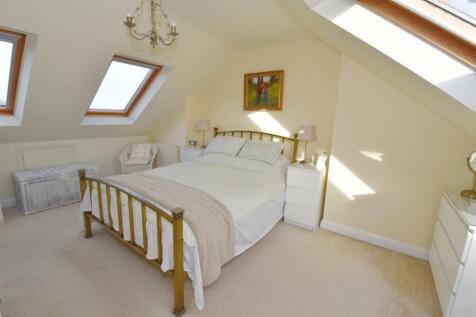 Fourth bedroom.jpg