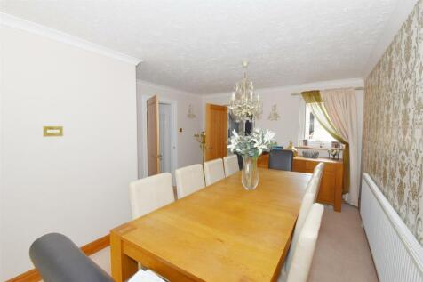 Dining room..jpg