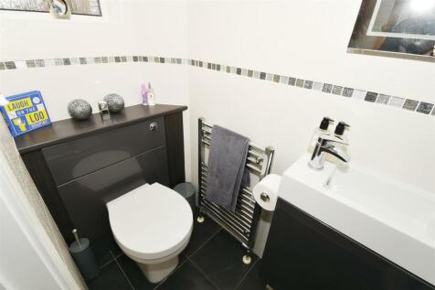 Downstairs toilet.jpg