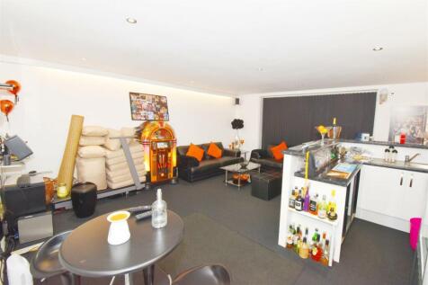 Bar and entertaining space.jpg