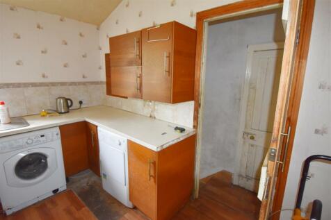 Kitchen access to basement.jpg