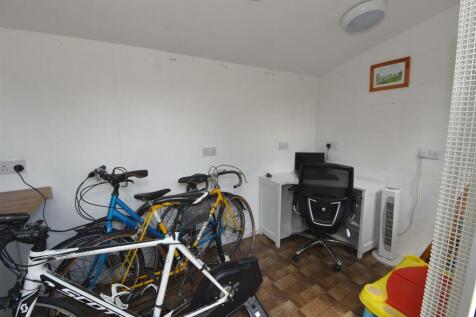 Outbuilding_office.jpg