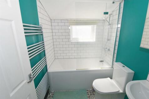 Bathroom (1).jpg
