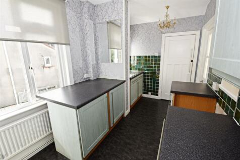 Kitchen 1.jpg