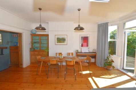 Dining area.jpg