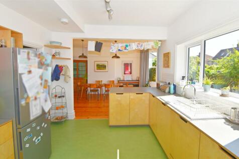 Kitchen through to dining area.jpg