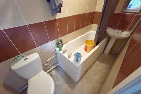 Bathroom.jpg