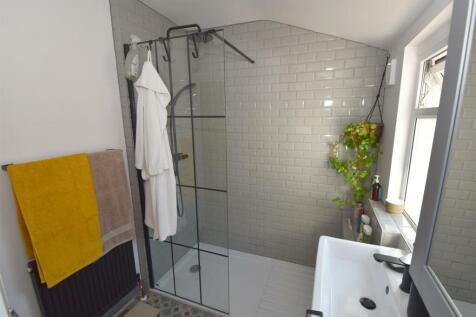 Shower room.jpg