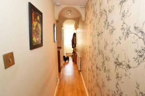 Hallway (1).jpg