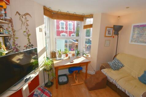 Bay Window Lounge.jpg