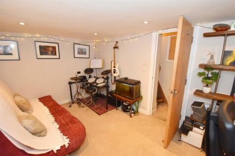 Bedroom Two (3).jpg