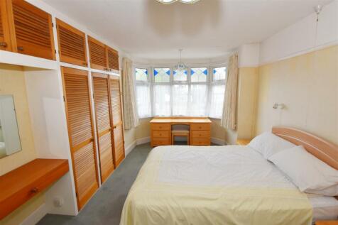 Bedroom One (2).jpg