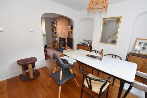 Dining area through to lounge.jpg