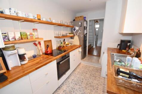 Kitchen (1).jpg