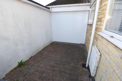 Garage to side.jpg