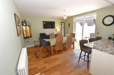 Dining Area..jpg