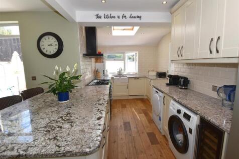 Kitchen..jpg