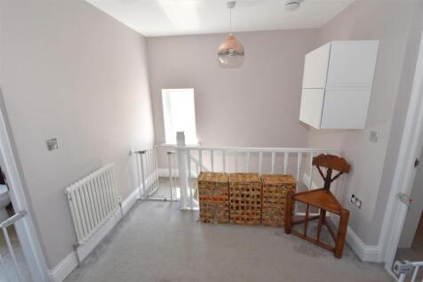 First Floor Landing..jpg