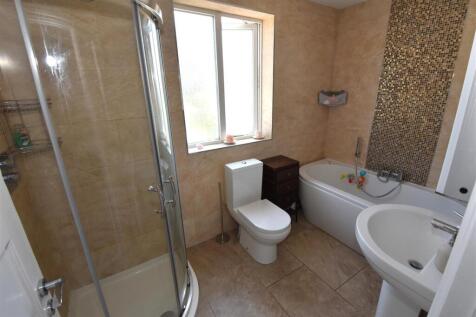Bathroom..JPG
