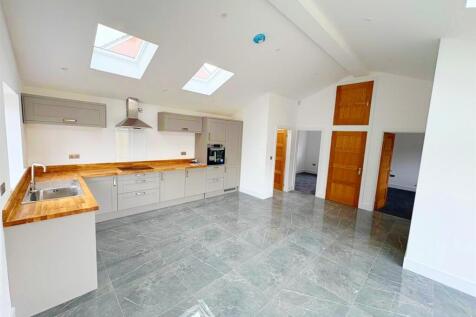 Kitchen _ Dining _ Lounge.jpg