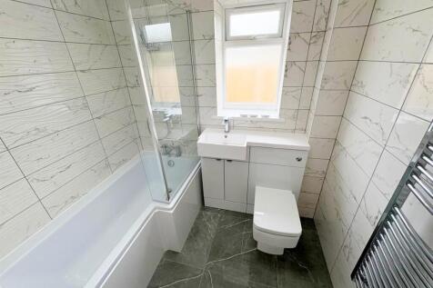 Bathroom (1).jpg