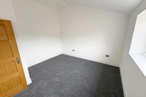 Bedroom One (1).jpg