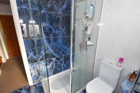 Shower room (1).jpg