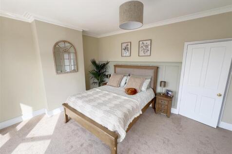 Bedroom One (1).jpg