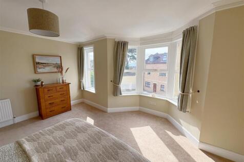 Bedroom One (2).jpg