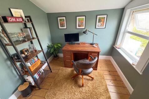Bedroom 3 Study.jpg