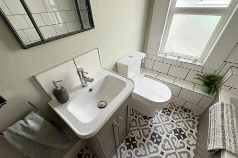 Bathroom.jpg