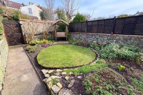 Garden with rear access.jpg