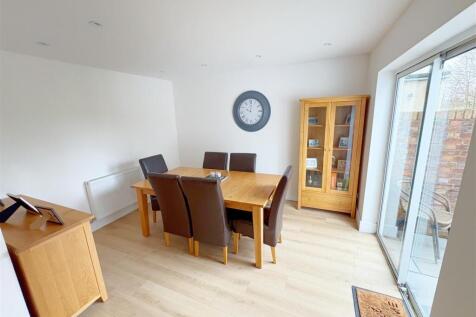 Dining area.jpg